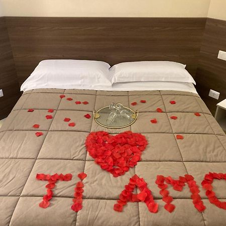 I Lamioni - Suite & Accommodation Матера Экстерьер фото