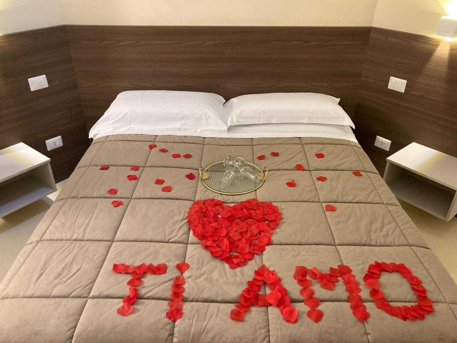 I Lamioni - Suite & Accommodation Матера Экстерьер фото